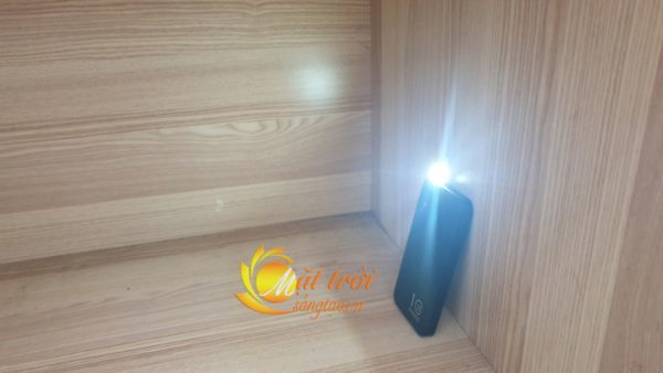 den-4-led-sieu-mong-cam-ung-cam-cong-usb_3